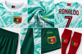 Strój piłkarski dla dzieci RONALDO Portugalia biała - komplet sportowy 3w1