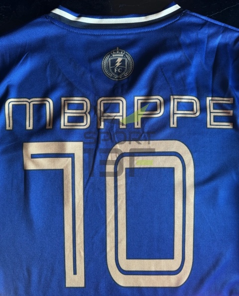 strój piłkarski Mbappe